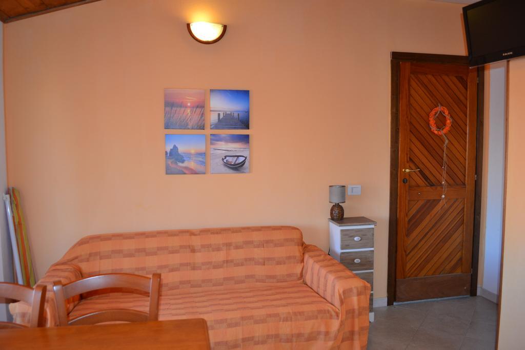 Apartments Mimose Badesi Kültér fotó
