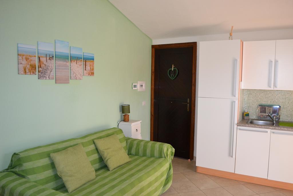 Apartments Mimose Badesi Kültér fotó